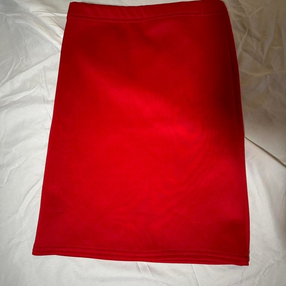 red pencil skirt